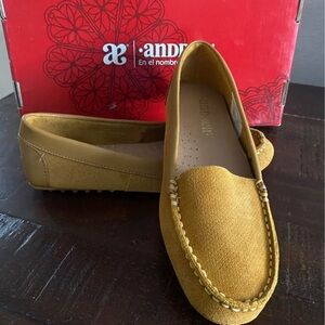 ANDREA Women's Mustard Loafers